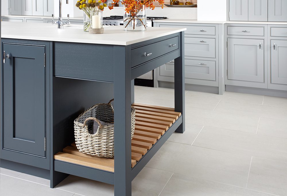 1058 – 'Manchester fitted kitchen experts'